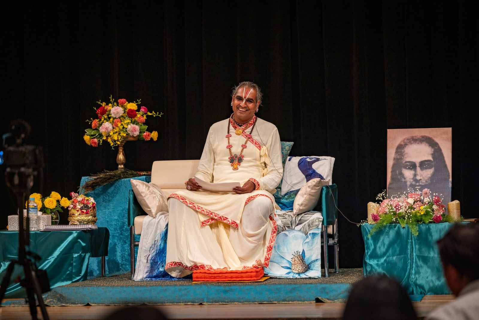 Gruppenmeditation und Nam Japa Chanting-Praxis